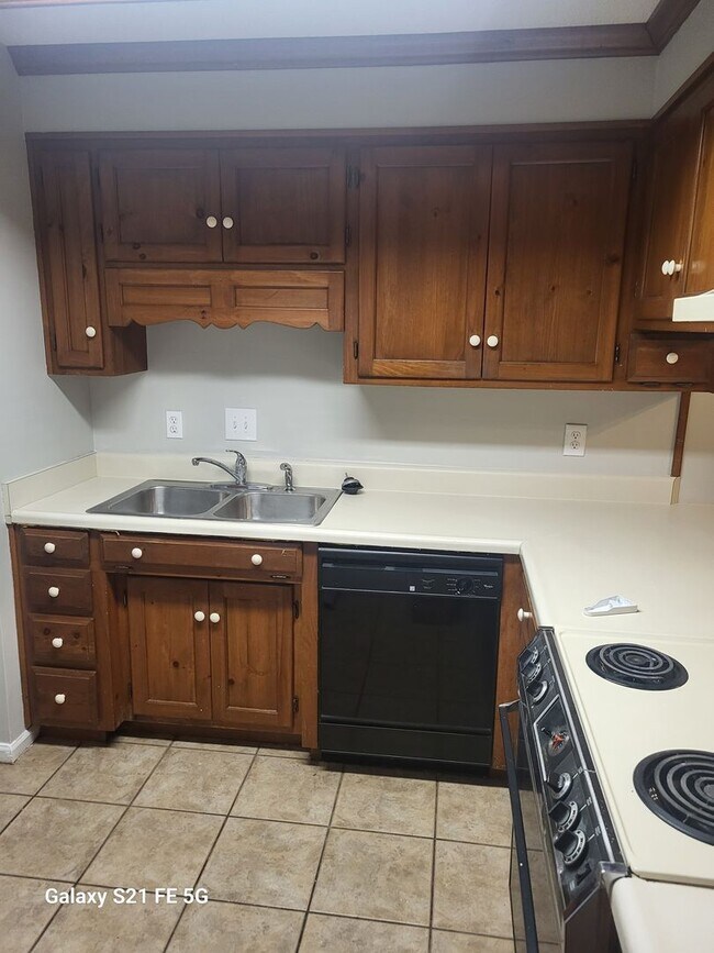 Building Photo - 2845 Fawnwood Cir