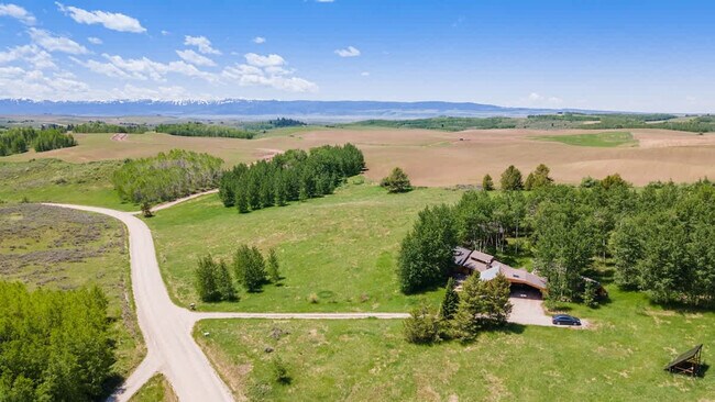 Building Photo - 10570 Rammell Mountain Rd