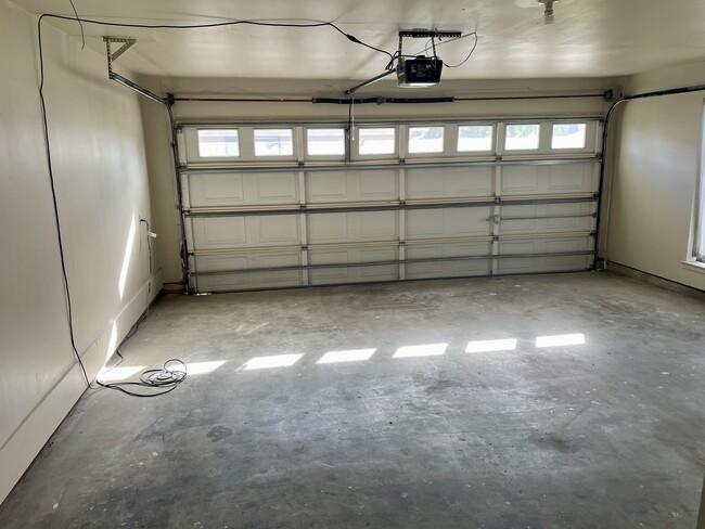 Building Photo - 870 Fenway Park