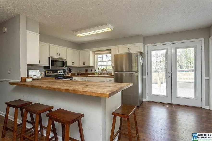 Building Photo - 707 Truss Ferry Rd