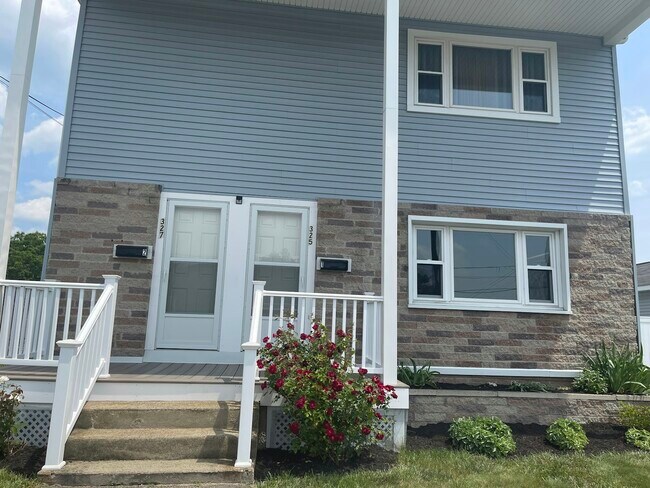 Building Photo - 325 Daggett Avenue, Unit 1