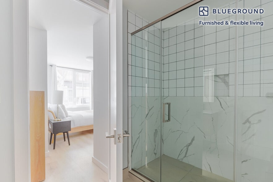 Building Photo - 68 Gold St