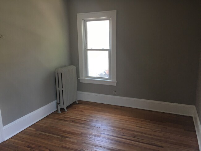 Building Photo - 422 Pierce St