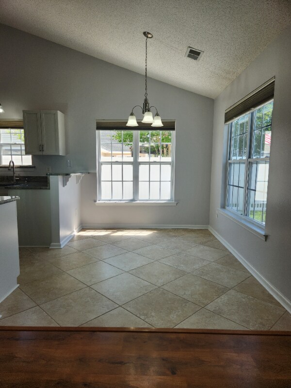 Building Photo - 505 White Hawk Ct