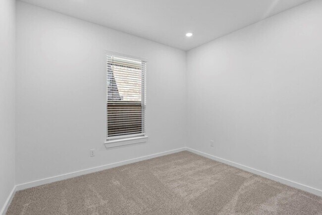 Building Photo - 17219 Bluebonnet Creek Trl