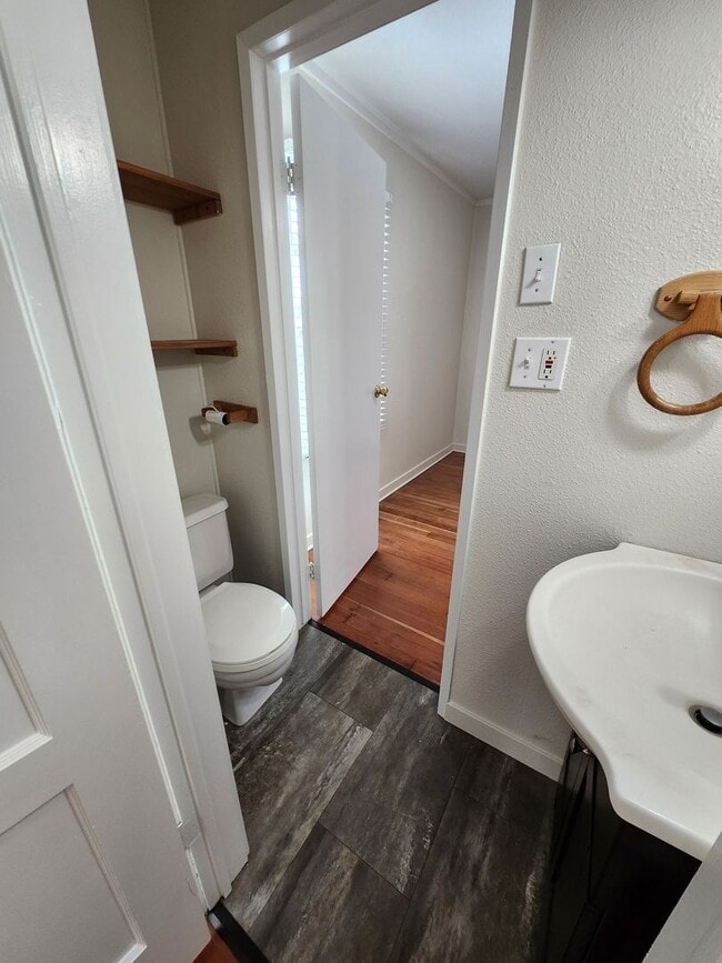 Building Photo - Location, Location - 2 blocks from Columbi...