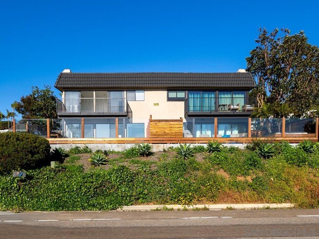 Building Photo - 721 Camino Del Mar