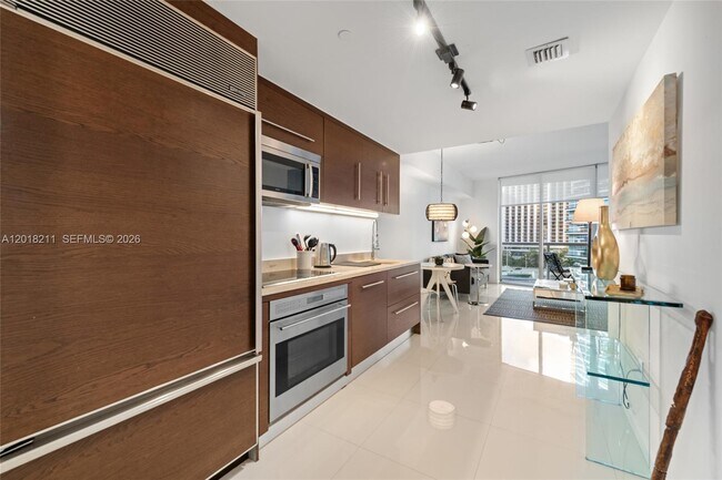Building Photo - 465 Brickell Ave