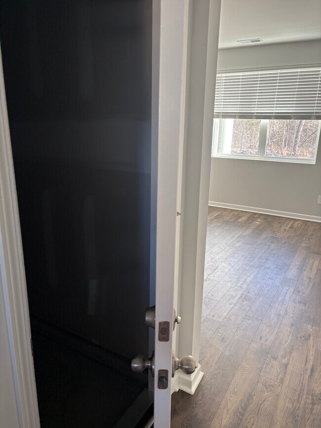 Building Photo - 4316 Oswin Dr