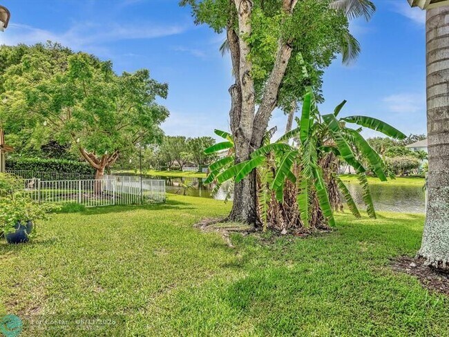 Building Photo - 16418 Sapphire St