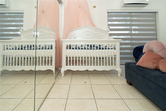 Building Photo - 298 E 3rd St