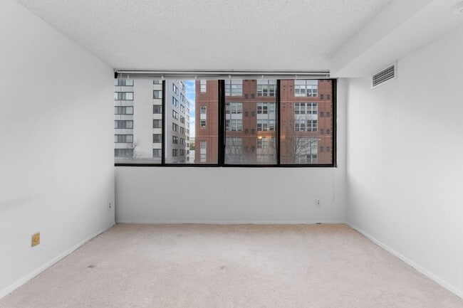 Building Photo - All Utilities Included! Bright Logan Circle 1BR/1BA Condo with Rooftop Views