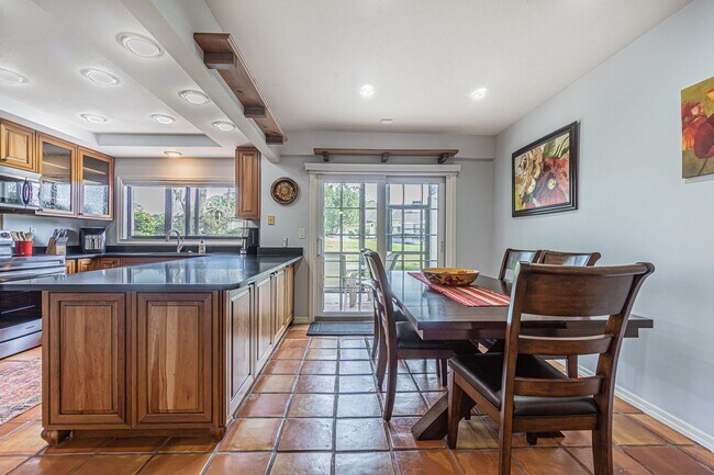 Building Photo - 5427 Villa Deste Ct