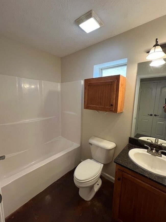 Building Photo - 2 bedroom 2 bath Duplex in Lake Charles