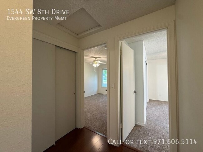 Building Photo - 1544 SW 8th Dr