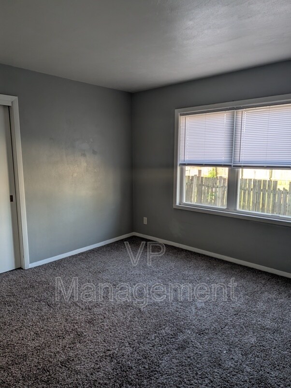 Building Photo - 2609 Diehn Ave