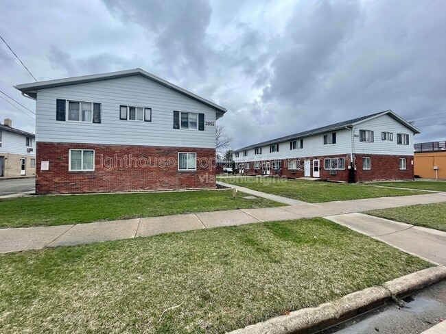 Building Photo - 2855 Taft Ave SW