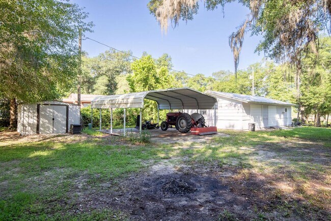 Building Photo - Welcome to your Lake Home