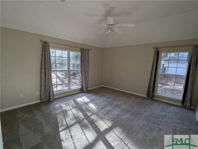 Building Photo - 550 Laurenburg Dr