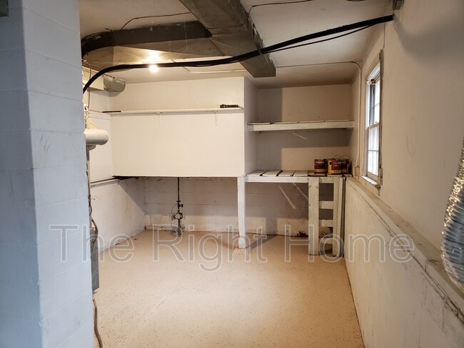 Building Photo - 6749 N 34th St