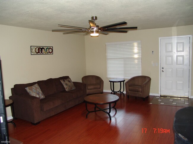 Building Photo - 3 br, 2 bath Condo - 461 West Holmes Avenu...