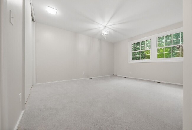 Building Photo - 330 3rd St NW