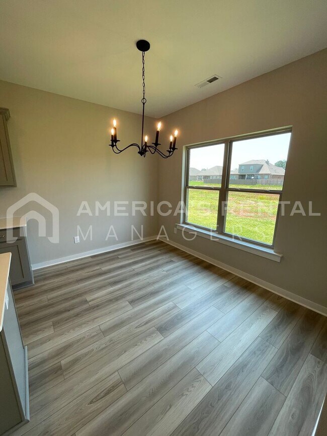 Building Photo - Home for Rent in Meridianville, AL!!! Avai...