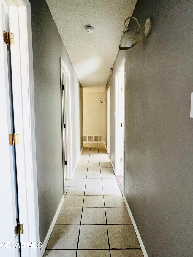 Building Photo - 12369 Tierra Apache Rd