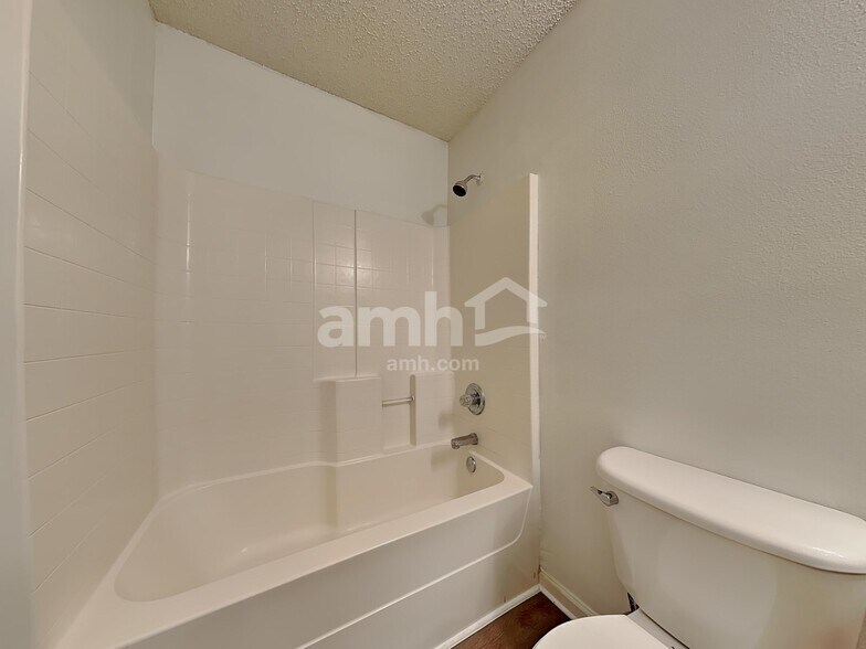 Building Photo - 8722 Star Leaf Rd N