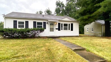 Building Photo - Newly Remodeled 3BR Home + 1 Month Free!