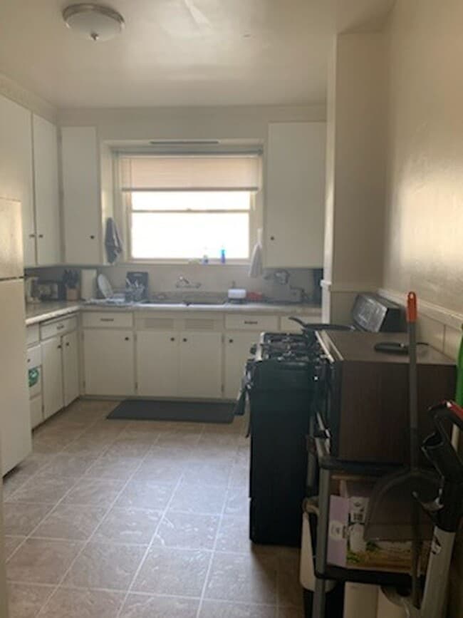 Building Photo - 930-936 Chestnut St