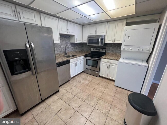 Building Photo - 6301 Stevenson Ave