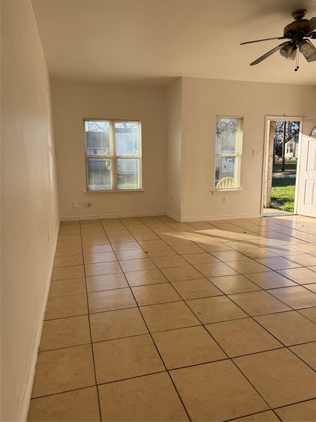 Building Photo - 609 Martin Luther King Blvd