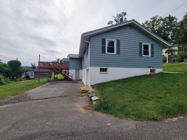 Building Photo - 114 Wildwood Rd
