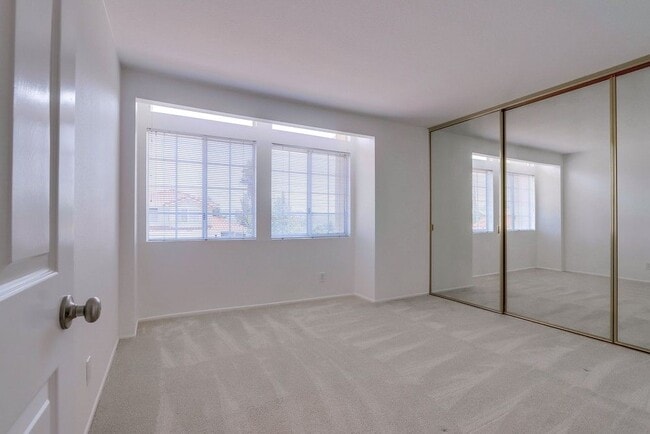 Building Photo - 26721 Sierra Vista