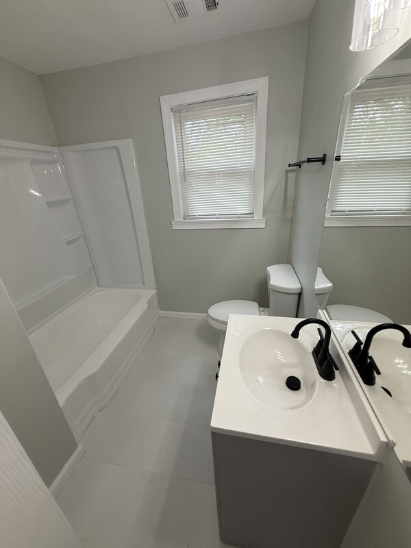 Building Photo - 2822 E Wynnton Ln