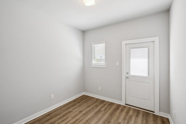 Building Photo - 5751 Spring Stuebner Rd