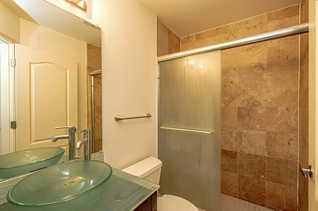 Building Photo - 10706 International Blvd