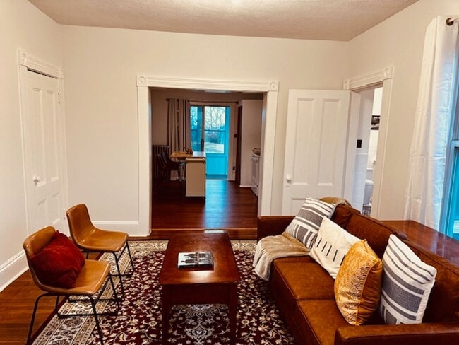 Building Photo - Apartment for rent in Lynn!
