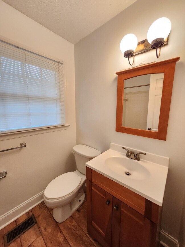 Building Photo - 3602 Nassau Dr