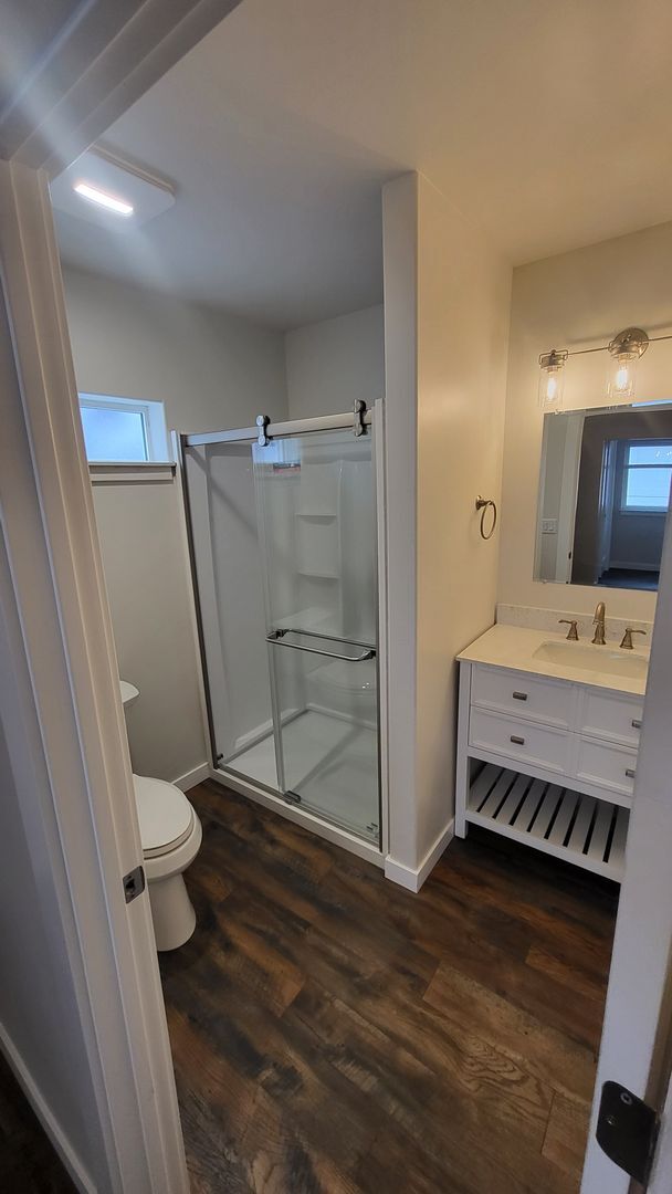 Building Photo - 1460 NW Newport Ave