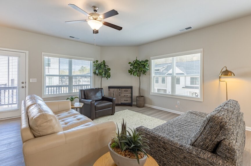 Building Photo - 719 Calvin Pk Dr