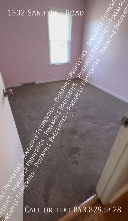 Building Photo - 1302 Sand Pine Rd