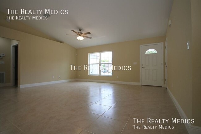 Building Photo - 13132 SW 35th Cir