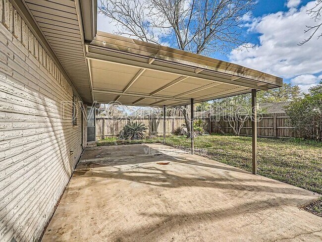 Building Photo - 16310 Cavendish Dr