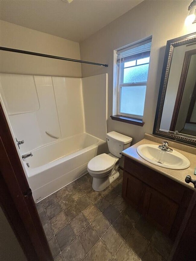 Building Photo - 330/332 Garfield St