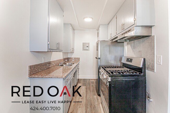 Building Photo - 901 Centinela Ave