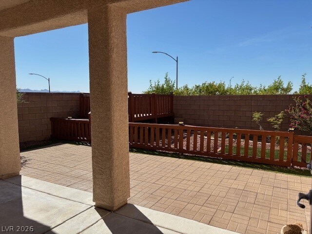 Building Photo - 2341 Thornwood Castle Dr