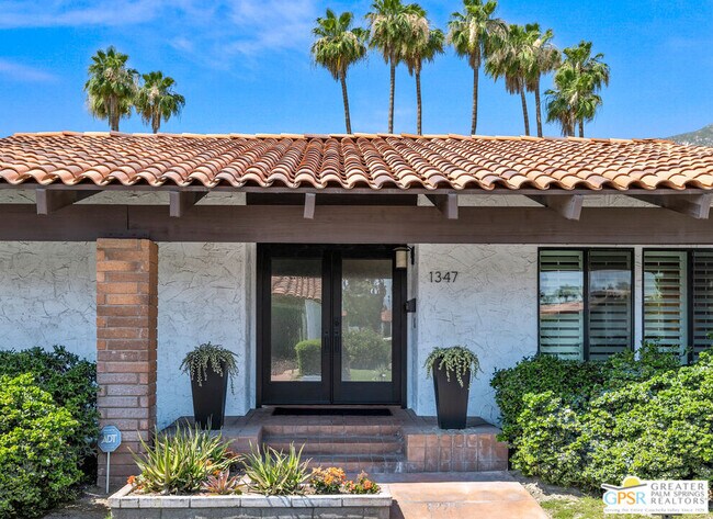 Building Photo - 1347 Primavera Dr S