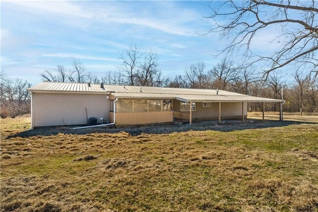 Building Photo - 1017 Ravine St